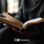 6 livros sobre educação financeira que você deveria começar a ler em 2025